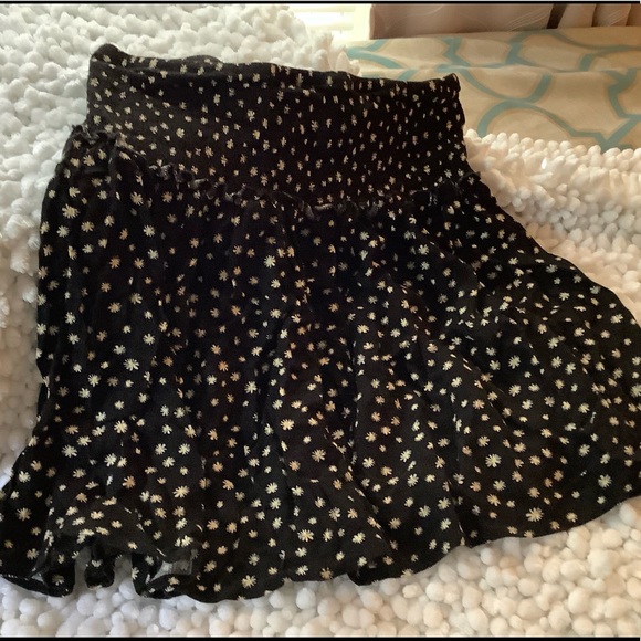 ✨Hippie Rose Black w/ white starbursts skirt (S)👧 - Picture 2 of 5